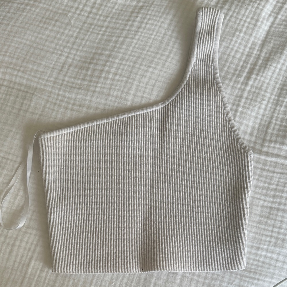 Aritzia babaton one shoulder top